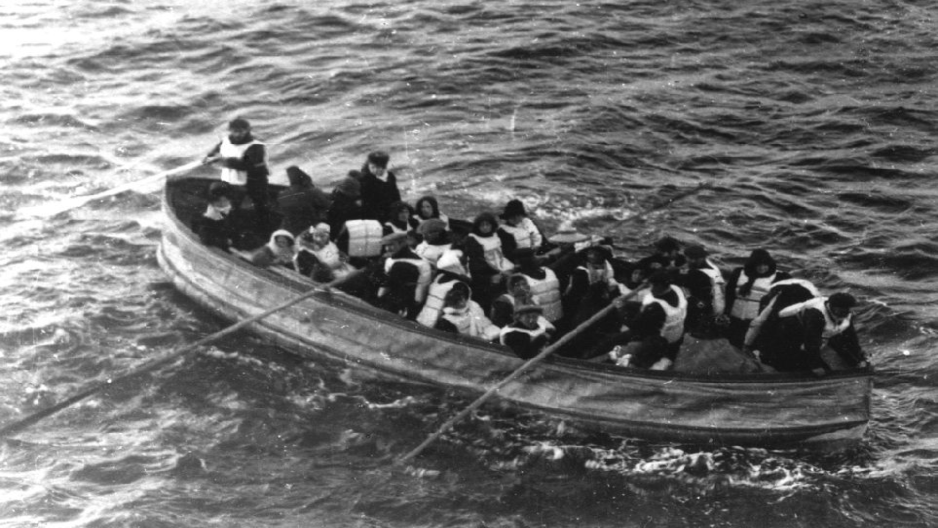 How did passenger class affect survival on the Titanic?